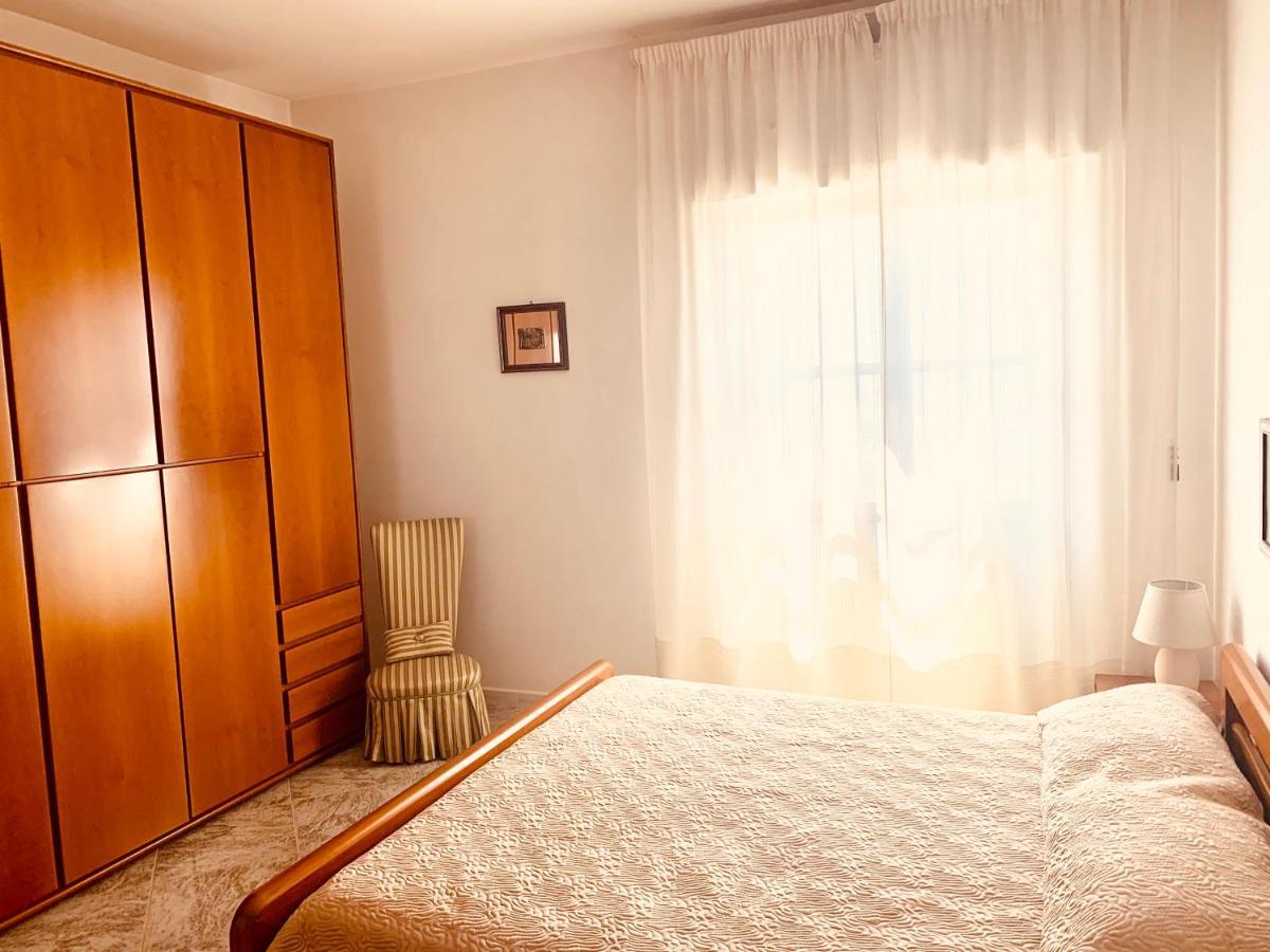 Via Solaro, Appartamento In Pieno Centro Formia Exterior foto